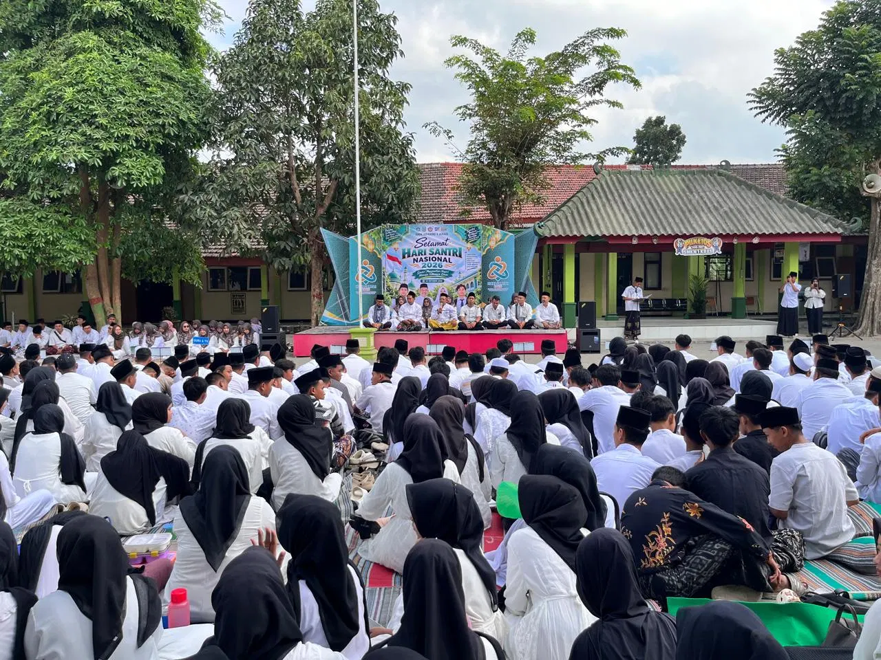SMK NEGERI 1 KRAS KEDIRI MEMPERINGATI HARI SANTRI NASIONAL 2026