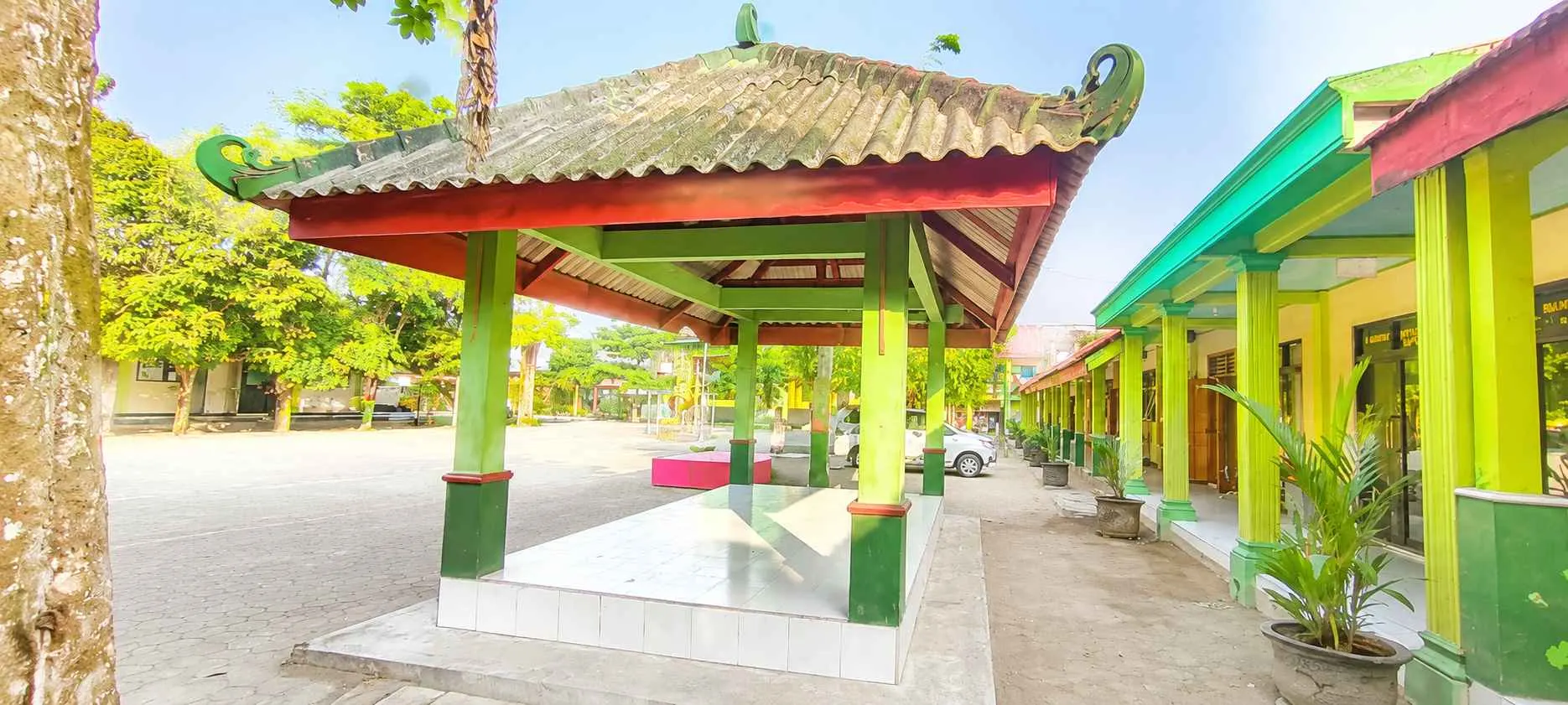 Tempat Belajar Outdoor