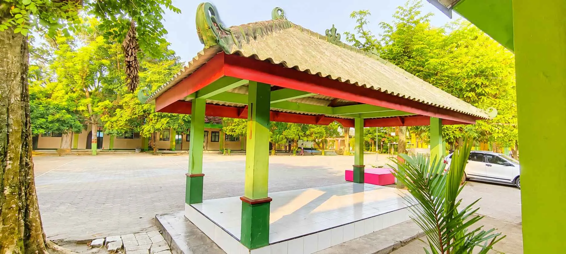 Tempat Belajar Outdoor