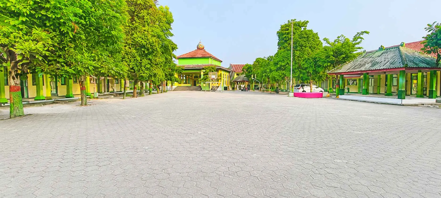 Tempat Olah Raga & Upacara
