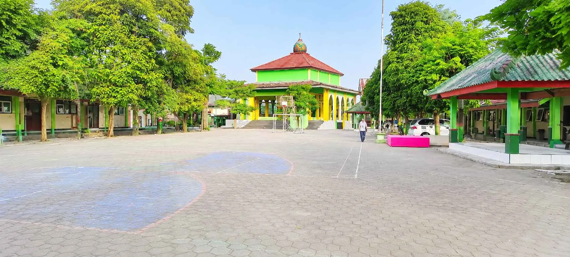 Tempat Olah Raga & Upacara