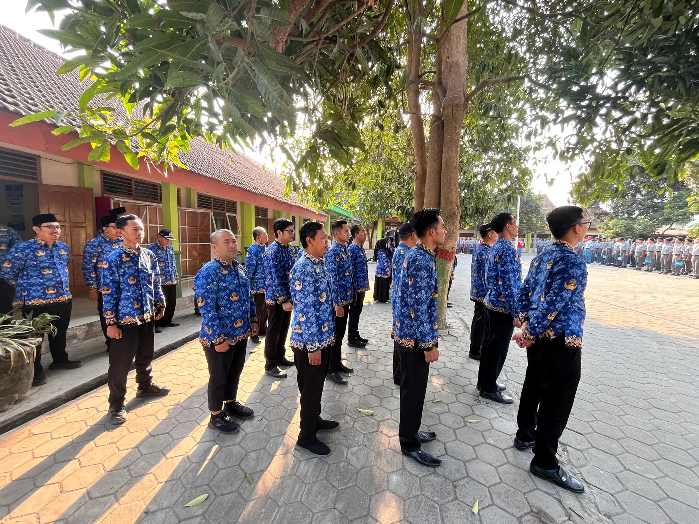 MEMPERINGATI HARI JADI KE 81 PALANG MERAH INDONESIA DI SMKN1KRAS