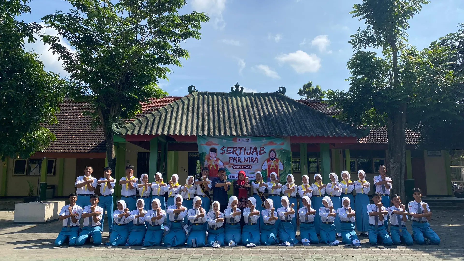 KEGIATAN SERAH TERIMA JABATAN PMR WIRA SMKN 1 KRAS